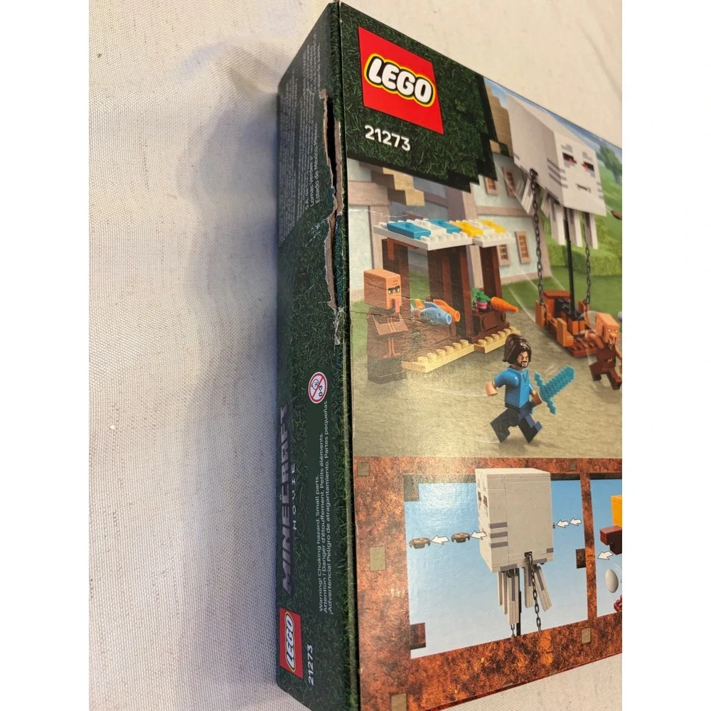 LEGO Minecraft The Ghast Balloon Village Attack 21273 Kids Multi New Open Box